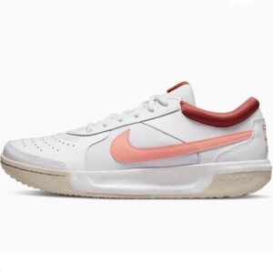 BRAND NEW never worn Nike court sneakers
